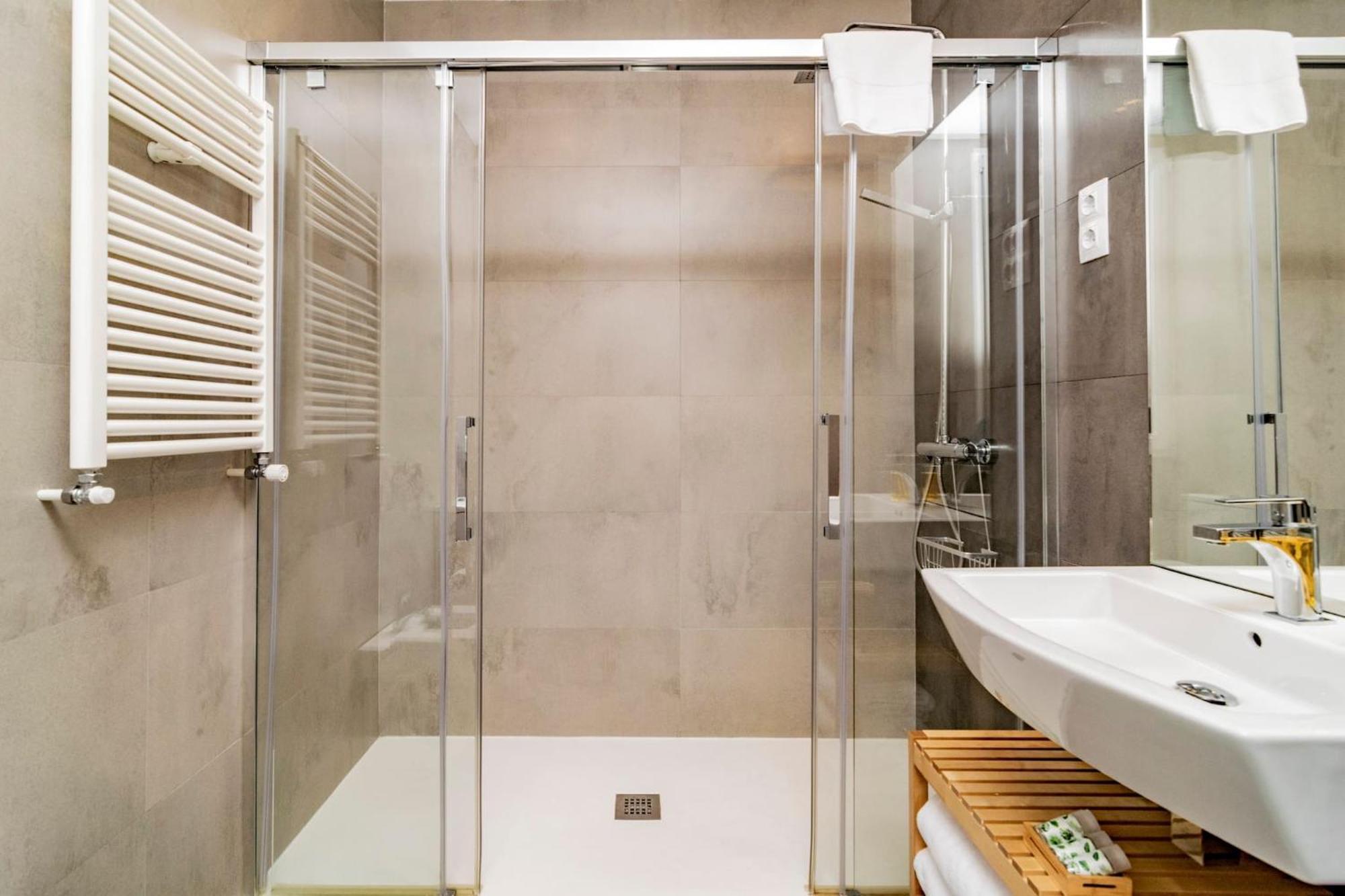 Juan Bravo Suites Madrid Exterior photo