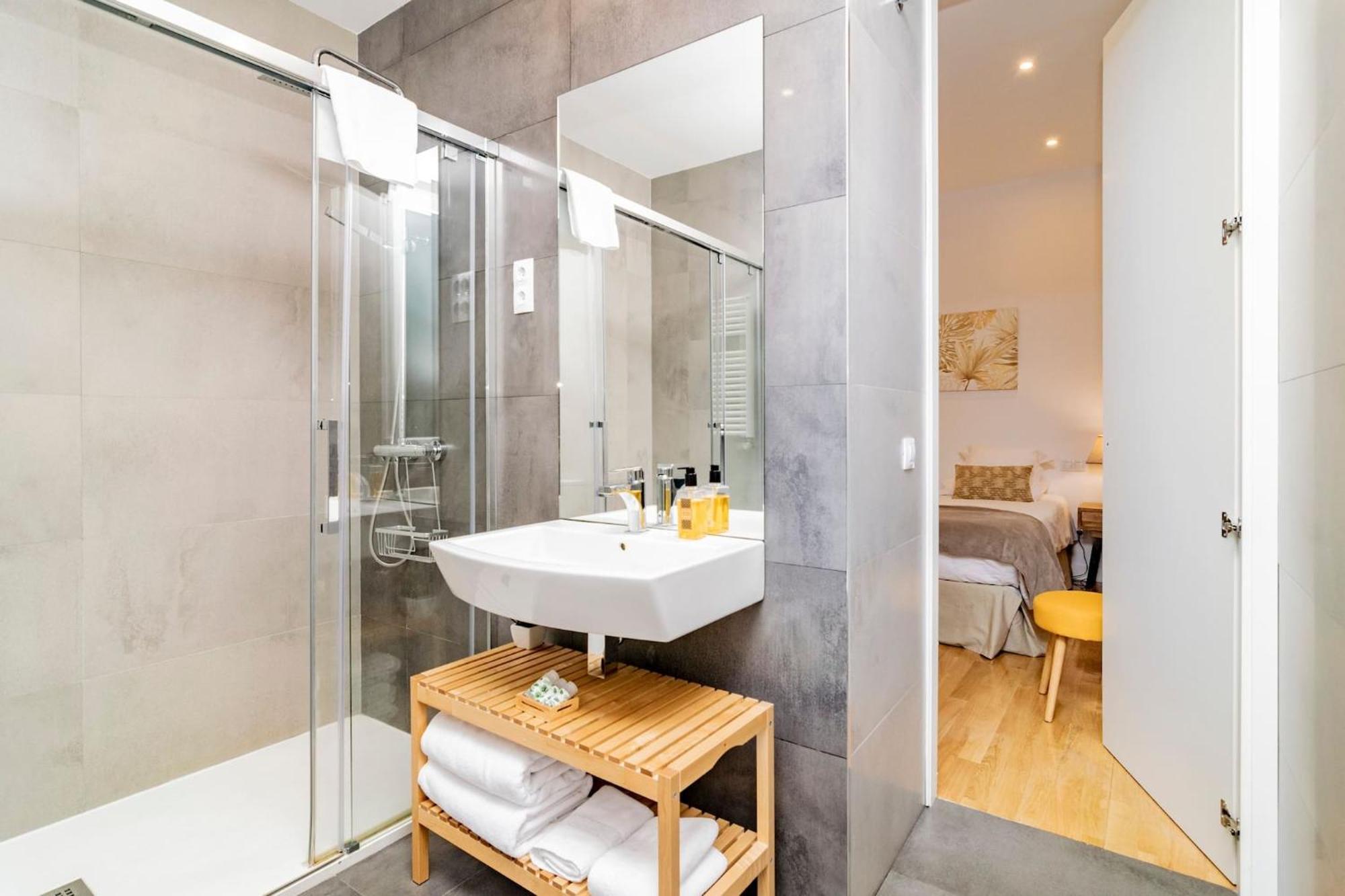 Juan Bravo Suites Madrid Exterior photo