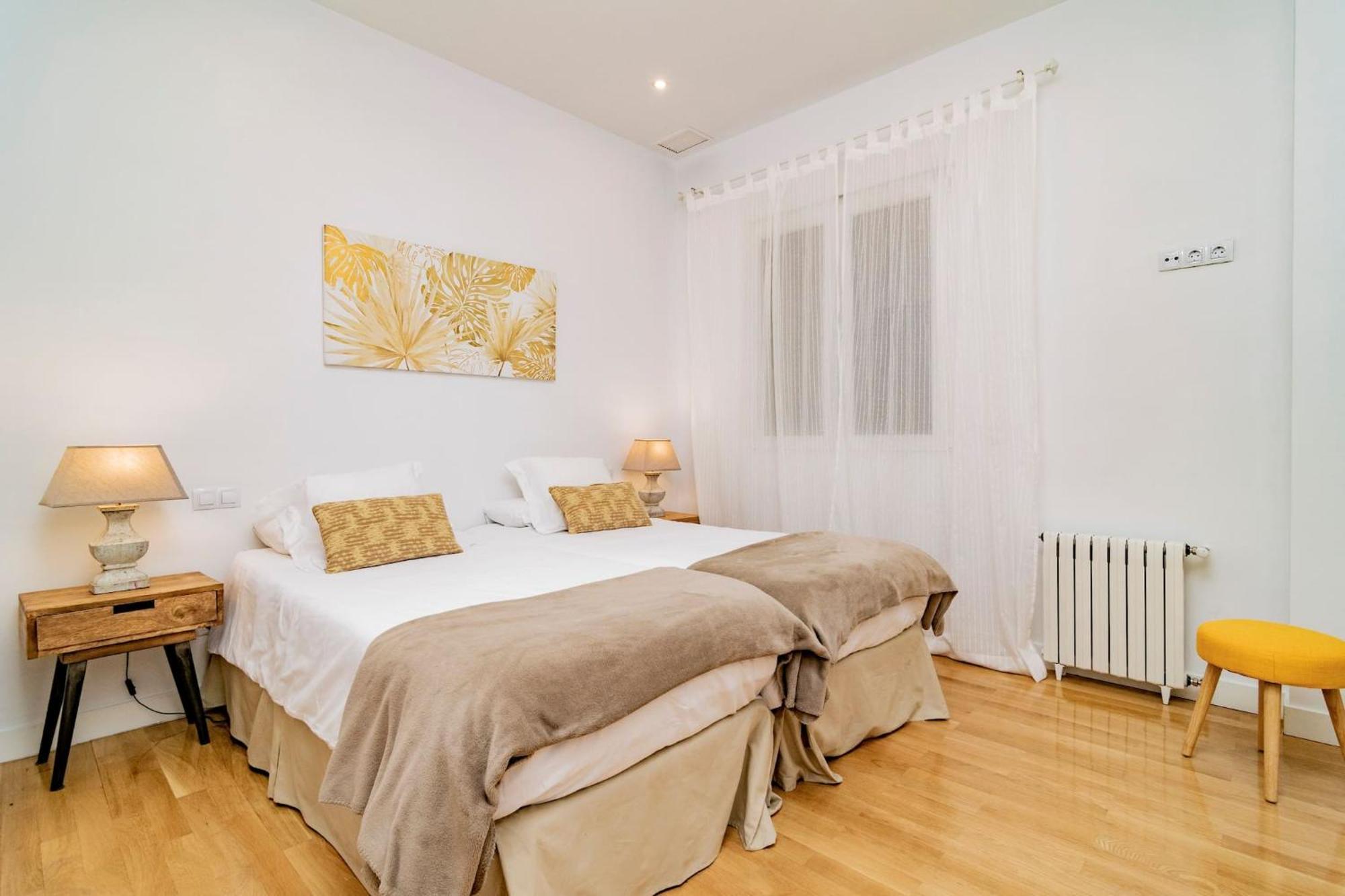 Juan Bravo Suites Madrid Exterior photo